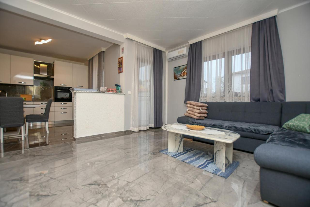 Apartments Katja Пореч Экстерьер фото